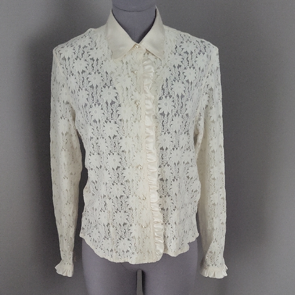 Vintage TuEllys Ivory Lace Shirt With Satin Collar And Ruffles.